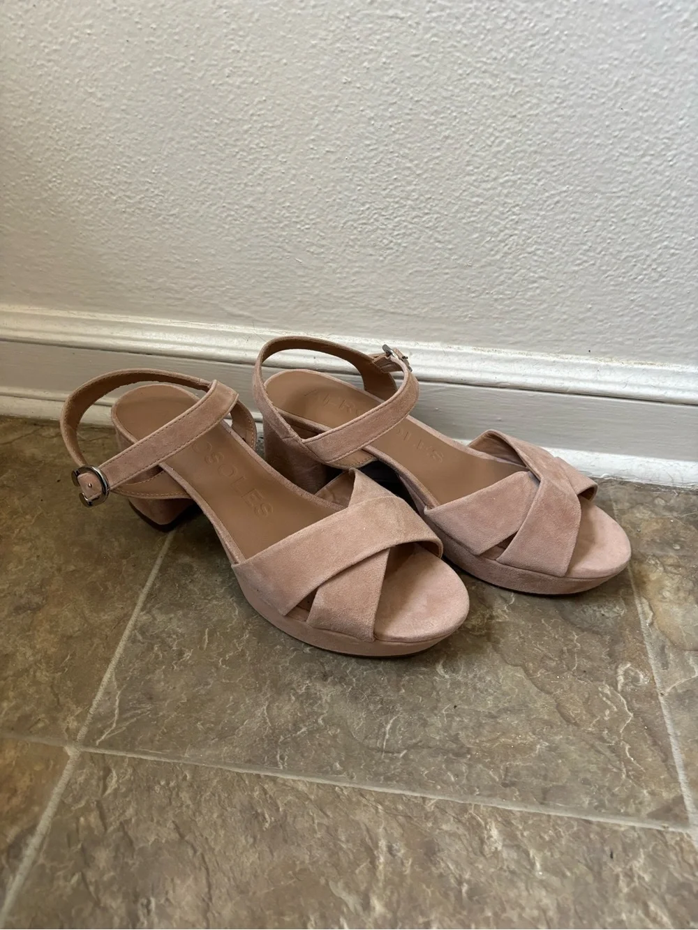 AEROSOLES chic blush